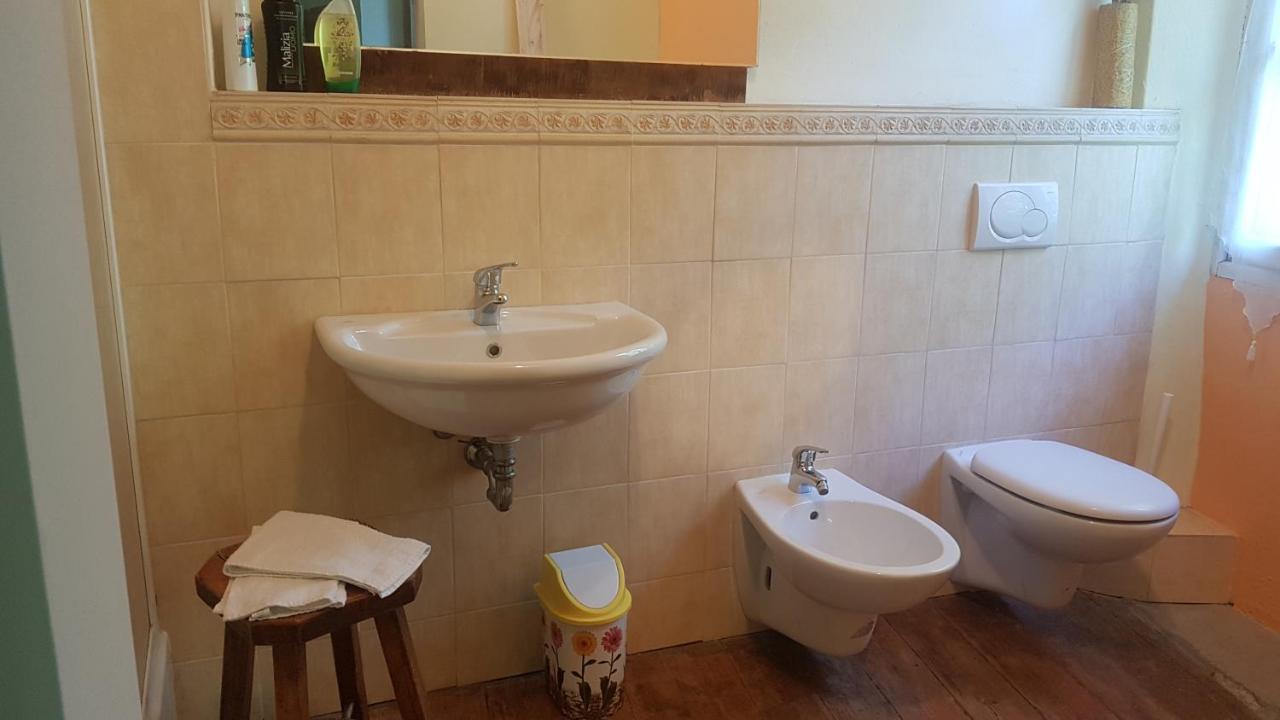 B&B Il Gatto Nero Castelveccana Luaran gambar