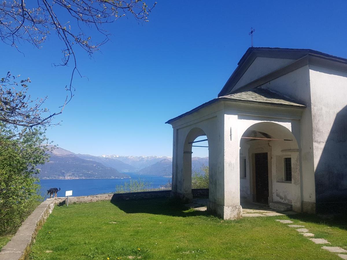 B&B Il Gatto Nero Castelveccana Luaran gambar