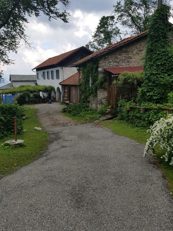 B&B Il Gatto Nero Castelveccana Luaran gambar